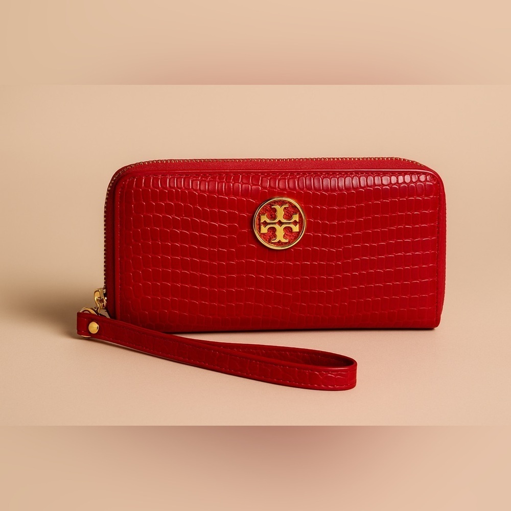 DESIGNER Luxury Pink Croc-Embossed Wristlet Wallet with Gold Emblem - Picture 5 of 5